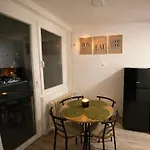 Stylish & Cozy Apartment-free Parking-novo Apartment *